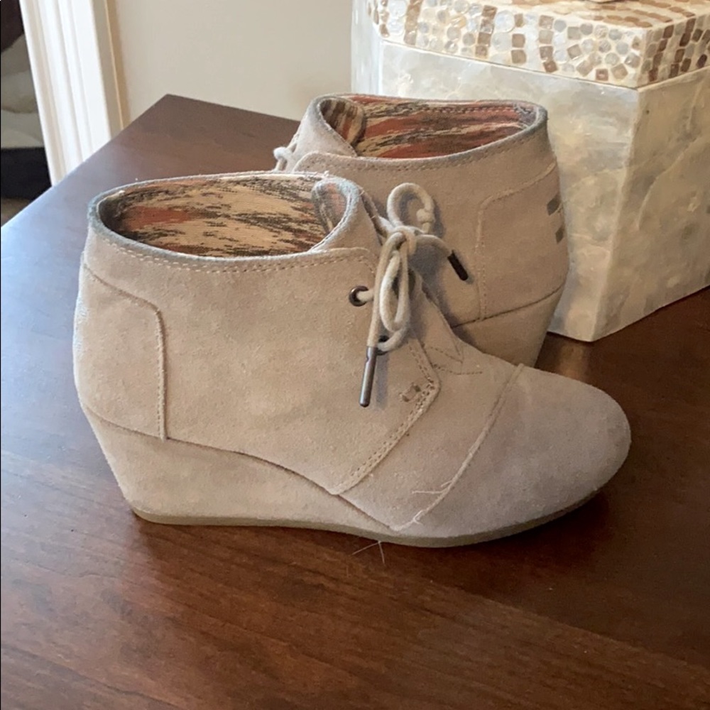 Tom’s wedges- size 6 grey